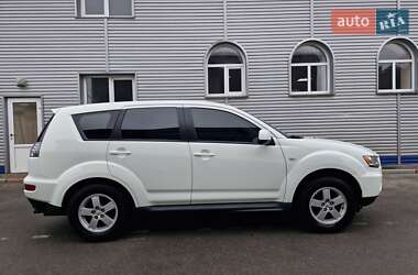 Mitsubishi Outlander 2011