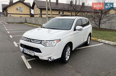 Позашляховик / Кросовер Mitsubishi Outlander 2013 в Софіївській Борщагівці