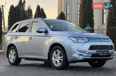 Позашляховик / Кросовер Mitsubishi Outlander 2014 в Дубні