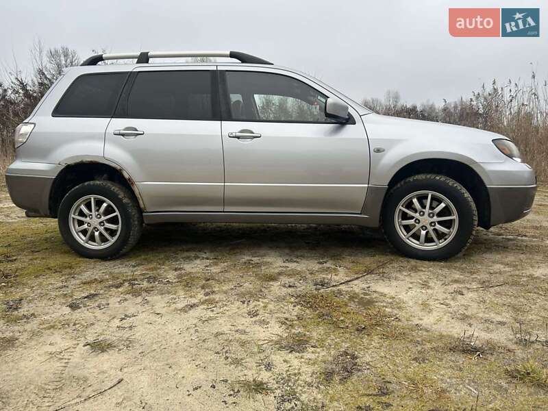 Внедорожник / Кроссовер Mitsubishi Outlander 2004 в Переяславе