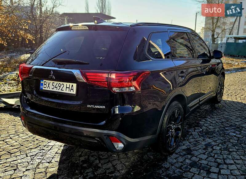 Позашляховик / Кросовер Mitsubishi Outlander 2018 в Хмельницькому фото 8 Позашляховик / Кросовер Mitsubishi Outlander 2018 в Хмельницькому