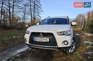 Внедорожник / Кроссовер Mitsubishi Outlander 2010 в 