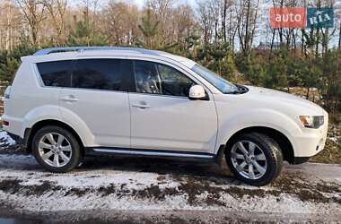 Внедорожник / Кроссовер Mitsubishi Outlander 2010 в 