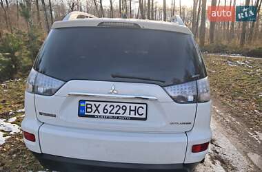Внедорожник / Кроссовер Mitsubishi Outlander 2010 в 