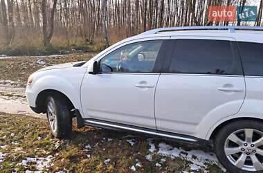 Внедорожник / Кроссовер Mitsubishi Outlander 2010 в 