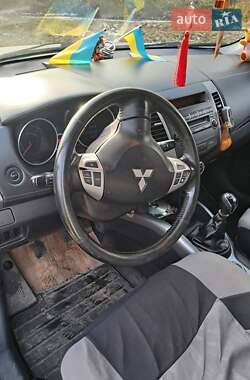 Внедорожник / Кроссовер Mitsubishi Outlander 2010 в 