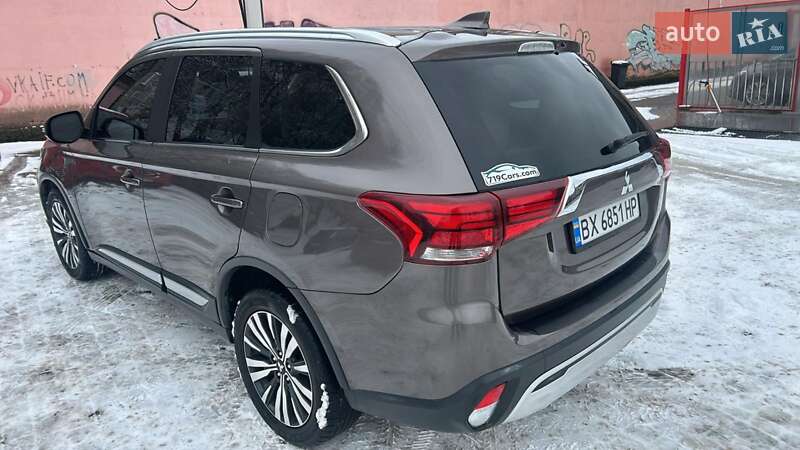 Позашляховик / Кросовер Mitsubishi Outlander 2019 в Хмельницькому