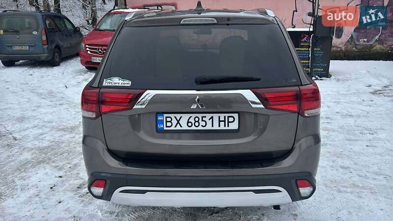Позашляховик / Кросовер Mitsubishi Outlander 2019 в Хмельницькому