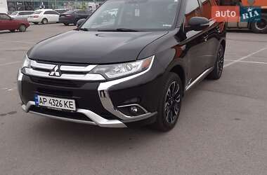 Внедорожник / Кроссовер Mitsubishi Outlander 2017 в Запорожье