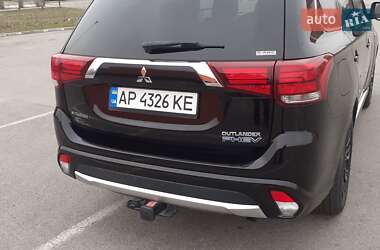 Внедорожник / Кроссовер Mitsubishi Outlander 2017 в Запорожье