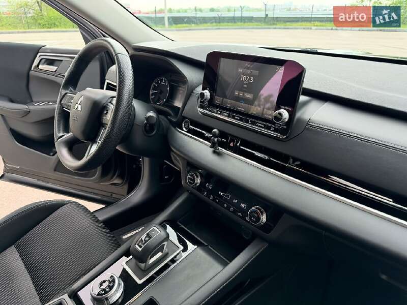 Позашляховик / Кросовер Mitsubishi Outlander 2021 в Києві фото 9 Позашляховик / Кросовер Mitsubishi Outlander 2021 в Києві