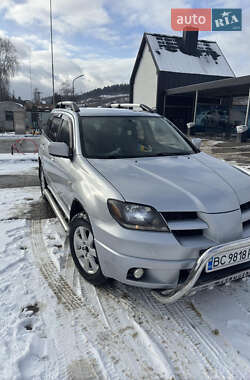 Позашляховик / Кросовер Mitsubishi Outlander 2004 в Східниці