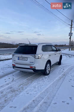 Позашляховик / Кросовер Mitsubishi Outlander 2014 в Тернополі