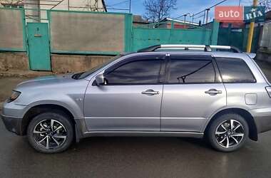 Внедорожник / Кроссовер Mitsubishi Outlander 2004 в Первомайске