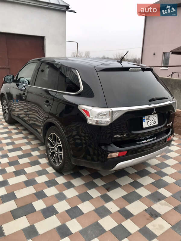 Позашляховик / Кросовер Mitsubishi Outlander 2014 в Дніпрі