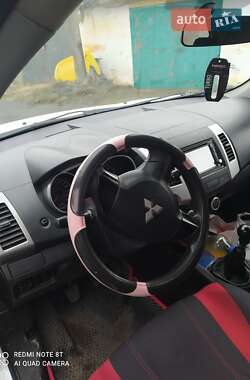 Внедорожник / Кроссовер Mitsubishi Outlander 2007 в 