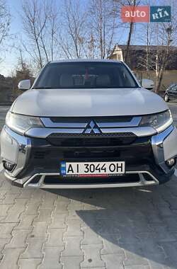 Mitsubishi Outlander 2015