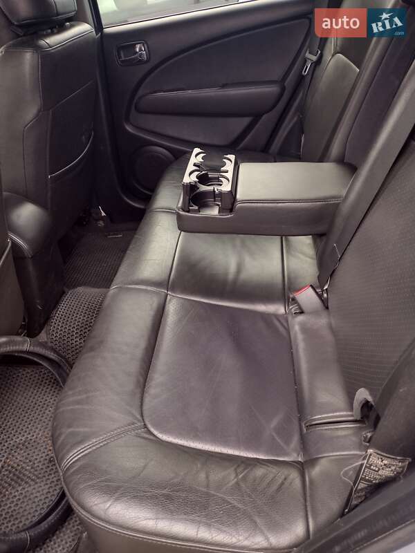 Внедорожник / Кроссовер Mitsubishi Outlander 2003 в Киеве