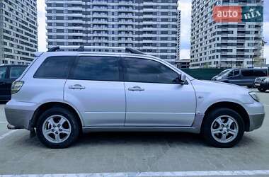 Позашляховик / Кросовер Mitsubishi Outlander 2003 в Києві