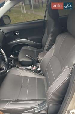 Внедорожник / Кроссовер Mitsubishi Outlander 2008 в 