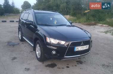 Mitsubishi Outlander 2011