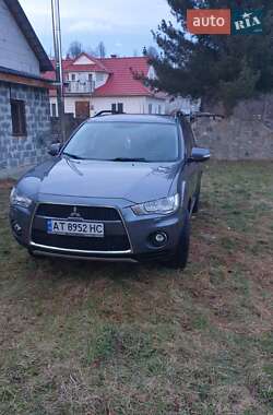 Позашляховик / Кросовер Mitsubishi Outlander 2010 в Косові