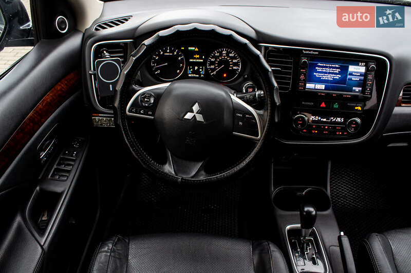 Позашляховик / Кросовер Mitsubishi Outlander 2015 в Львові фото 33 Позашляховик / Кросовер Mitsubishi Outlander 2015 в Львові