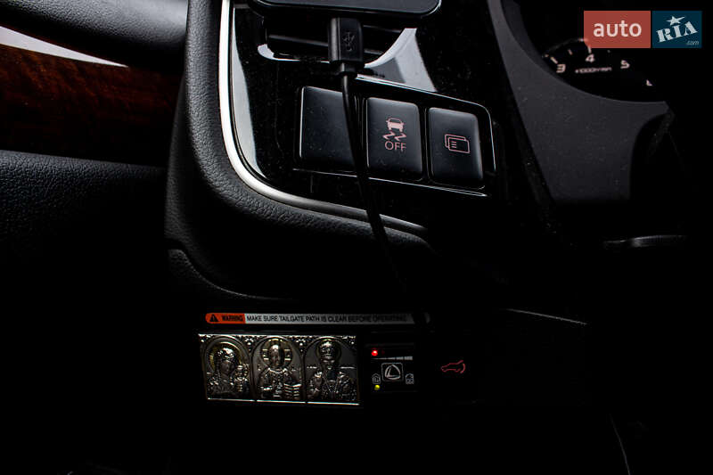 Позашляховик / Кросовер Mitsubishi Outlander 2015 в Львові фото 39 Позашляховик / Кросовер Mitsubishi Outlander 2015 в Львові
