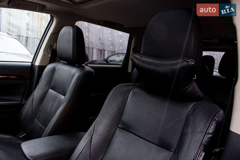 Позашляховик / Кросовер Mitsubishi Outlander 2015 в Львові фото 37 Позашляховик / Кросовер Mitsubishi Outlander 2015 в Львові