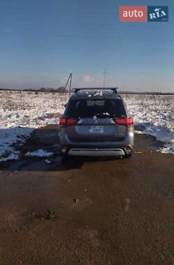 Внедорожник / Кроссовер Mitsubishi Outlander 2018 в Киеве