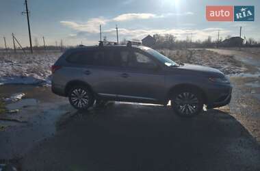 Внедорожник / Кроссовер Mitsubishi Outlander 2018 в Киеве