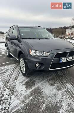 Позашляховик / Кросовер Mitsubishi Outlander 2012 в Мені