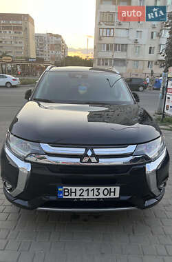 Позашляховик / Кросовер Mitsubishi Outlander 2018 в Одесі