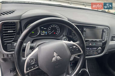 Внедорожник / Кроссовер Mitsubishi Outlander 2013 в Буче