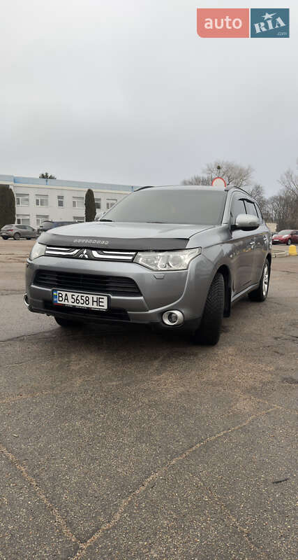 Позашляховик / Кросовер Mitsubishi Outlander 2013 в Кропивницькому