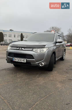 Позашляховик / Кросовер Mitsubishi Outlander 2013 в Кропивницькому