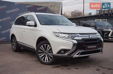 Mitsubishi Outlander 2021