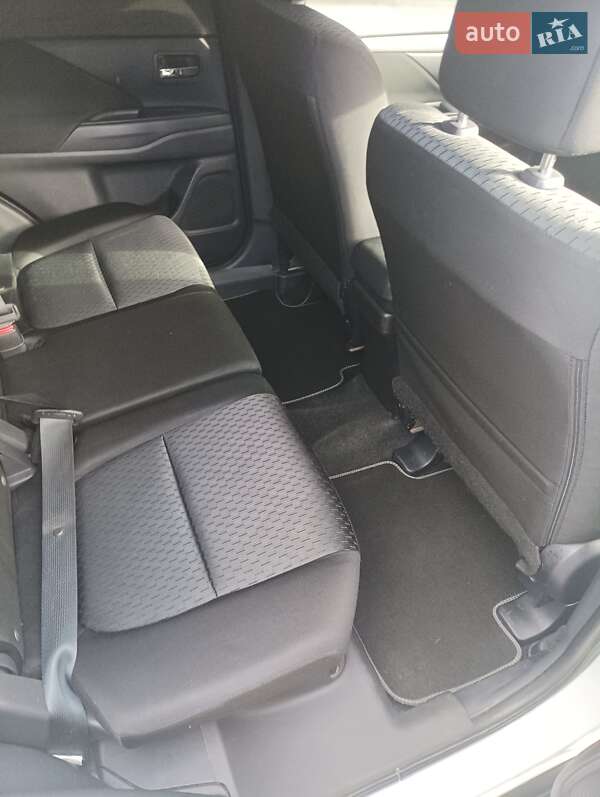 Позашляховик / Кросовер Mitsubishi Outlander 2013 в Чемерівцях
