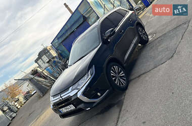 Позашляховик / Кросовер Mitsubishi Outlander 2020 в Львові