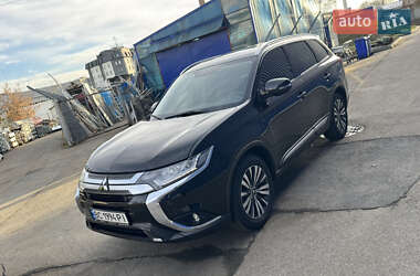 Позашляховик / Кросовер Mitsubishi Outlander 2020 в Львові