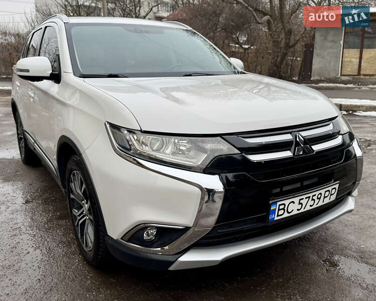 Внедорожник / Кроссовер Mitsubishi Outlander 2018 в Львове