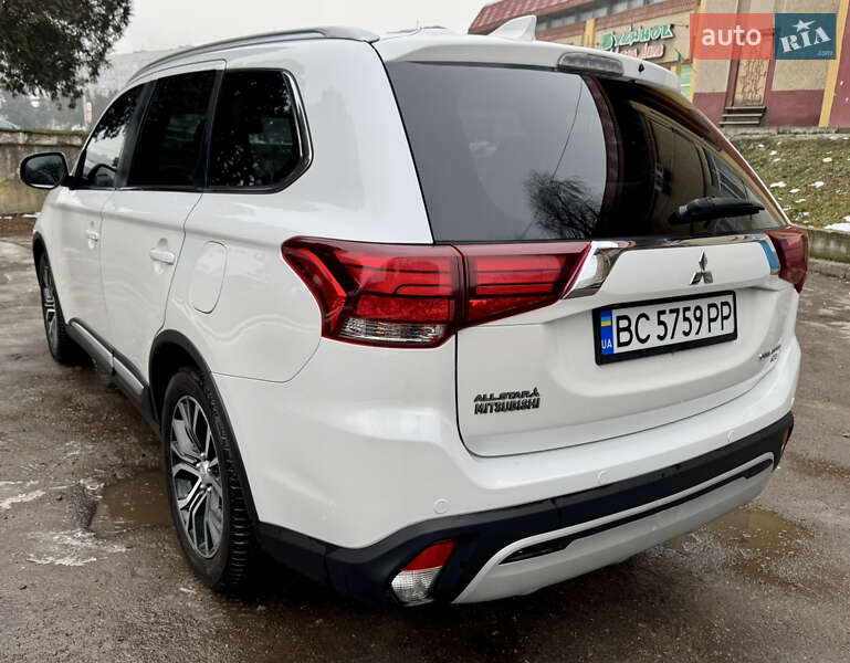 Внедорожник / Кроссовер Mitsubishi Outlander 2018 в Львове
