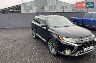 Внедорожник / Кроссовер Mitsubishi Outlander 2020 в 