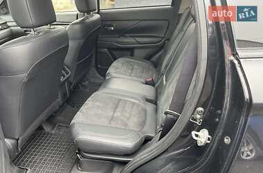 Внедорожник / Кроссовер Mitsubishi Outlander 2020 в 
