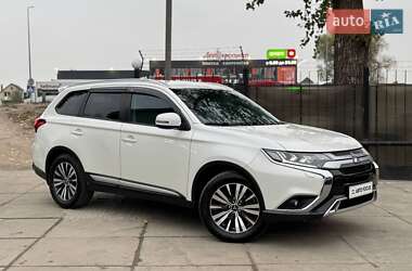 Mitsubishi Outlander 2020