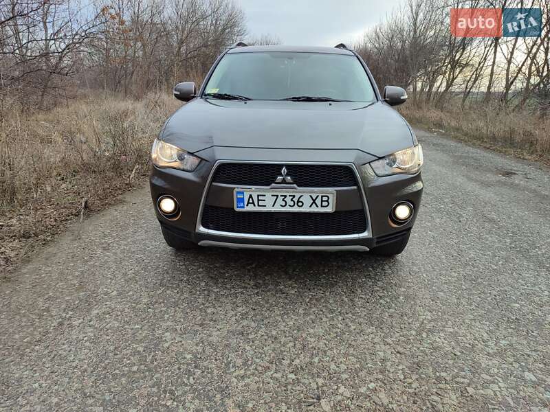Внедорожник / Кроссовер Mitsubishi Outlander 2011 в Новомосковске
