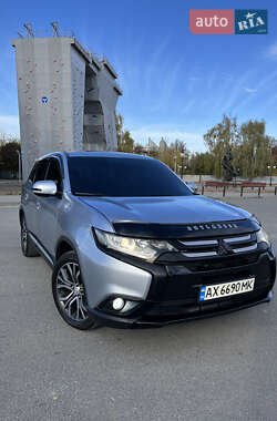 Mitsubishi Outlander 2016
