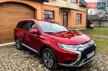 Mitsubishi Outlander 2023