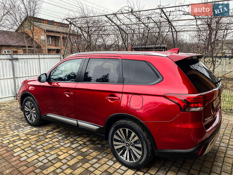 Внедорожник / Кроссовер Mitsubishi Outlander 2023 в Черновцах фото 15 Внедорожник / Кроссовер Mitsubishi Outlander 2023 в Черновцах