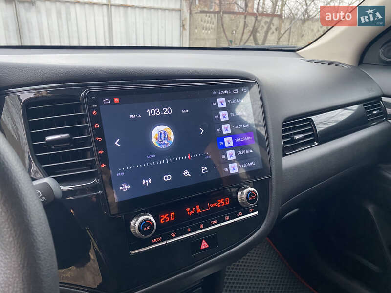 Внедорожник / Кроссовер Mitsubishi Outlander 2023 в Черновцах фото 23 Внедорожник / Кроссовер Mitsubishi Outlander 2023 в Черновцах